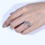 2.60ct Daisy Cluster, Round Cut Moissanites, 1.00ct Centre Stone, 14Kt 585 White Gold