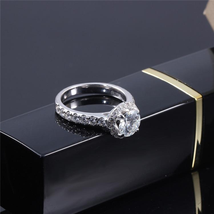1.00ct Round Cut Moissanite, Classic Halo Engagement Ring, 14Kt 585 White Gold