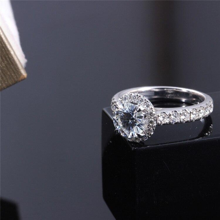 1.00ct Round Cut Moissanite, Classic Halo Engagement Ring, 14Kt 585 White Gold