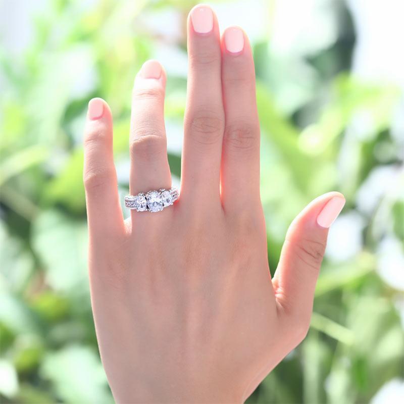 1 carat 3 top stone diamond ring