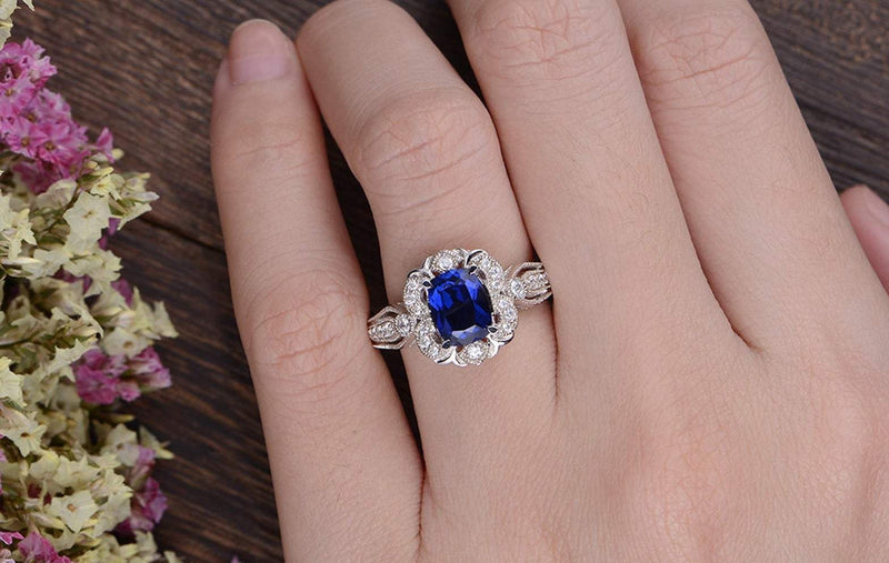 Blue sapphire ring hi-res stock photography and images - Alamy